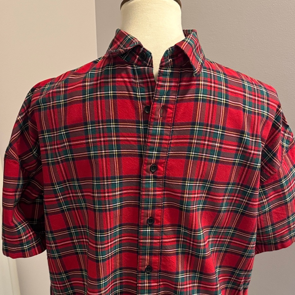 Urban Outfitters Red and Green Plaid Shirt/Jacket